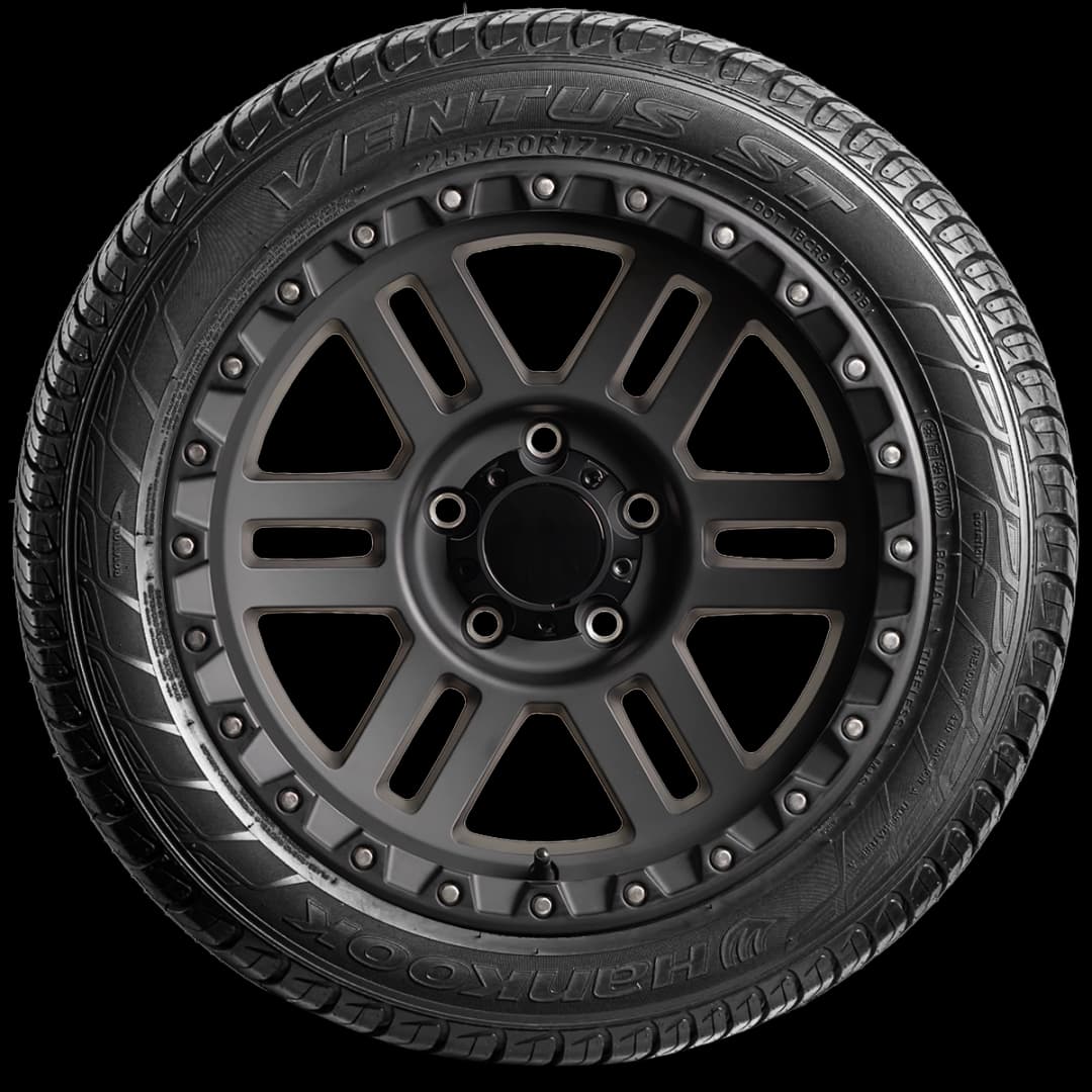 Hankook Ventus ST RH06 17" side tire