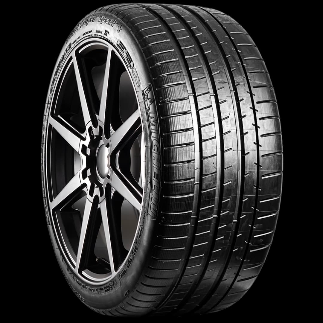 Michelin Pilot Super Sport 17" angled tire