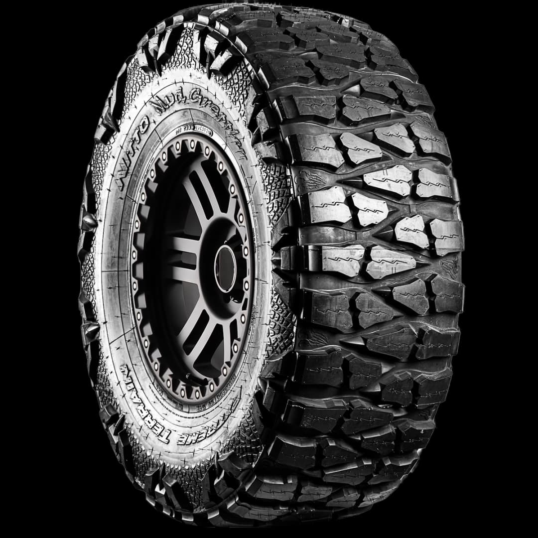 Nitto Mud Grappler 17" angled tire