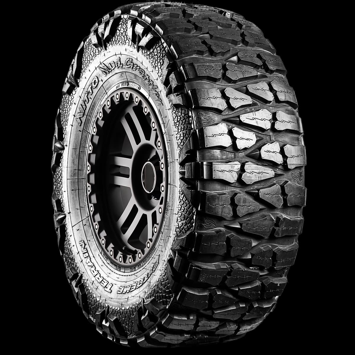 Nitto Mud Grappler 17" angled tire