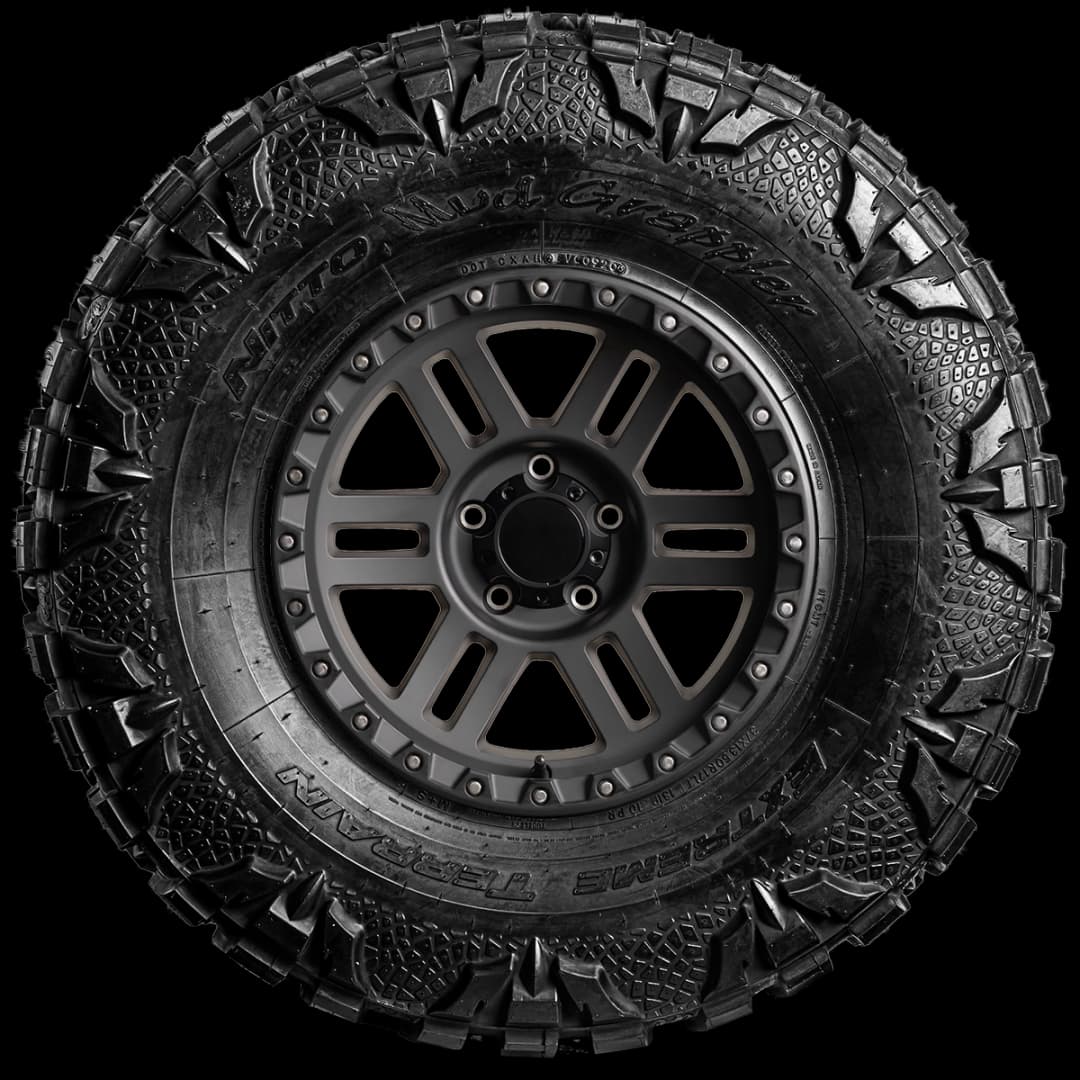 Nitto Mud Grappler 17" side tire