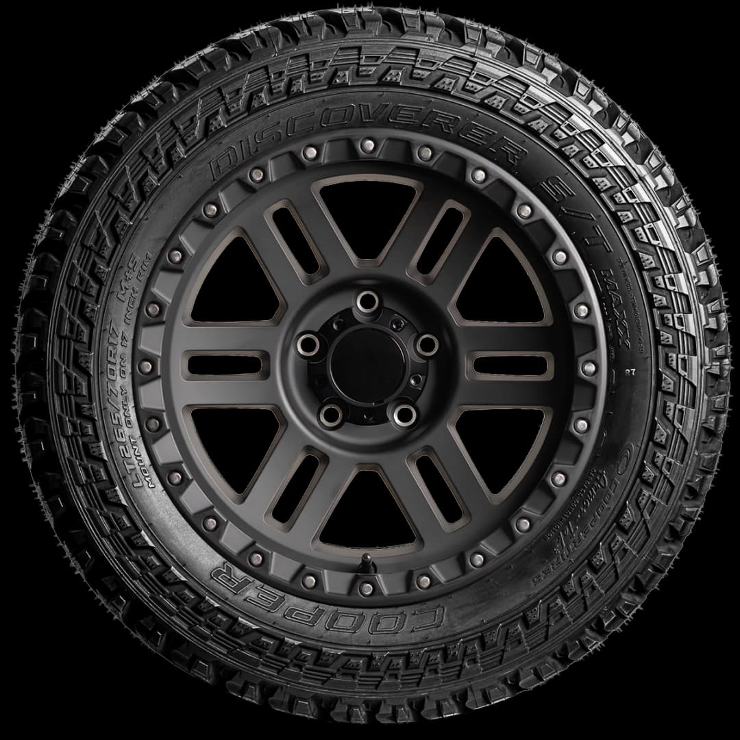 Cooper Discoverer S/T Maxx 17" side tire