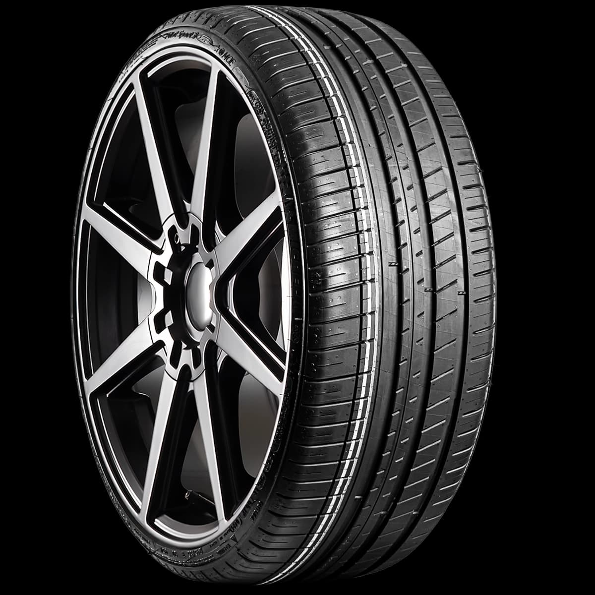 Michelin Pilot Sport 3 20" angled tire