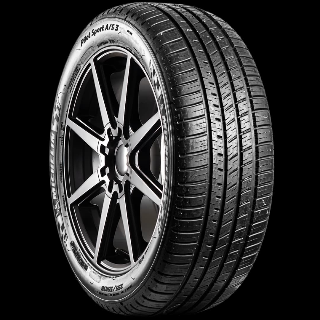 Michelin Pilot Sport A/S 3 17" angled tire