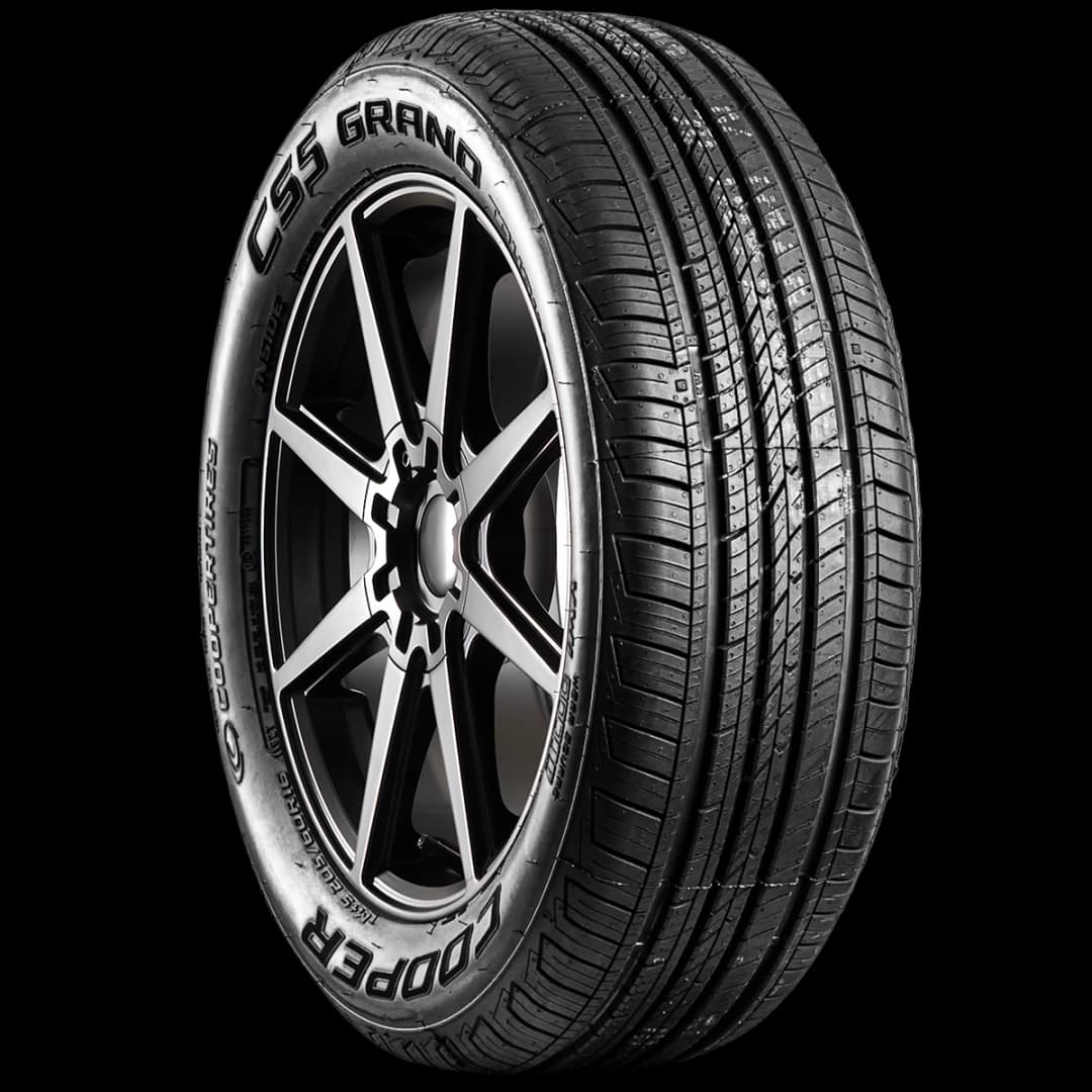 Cooper CS5 Grand Touring 17" angled tire