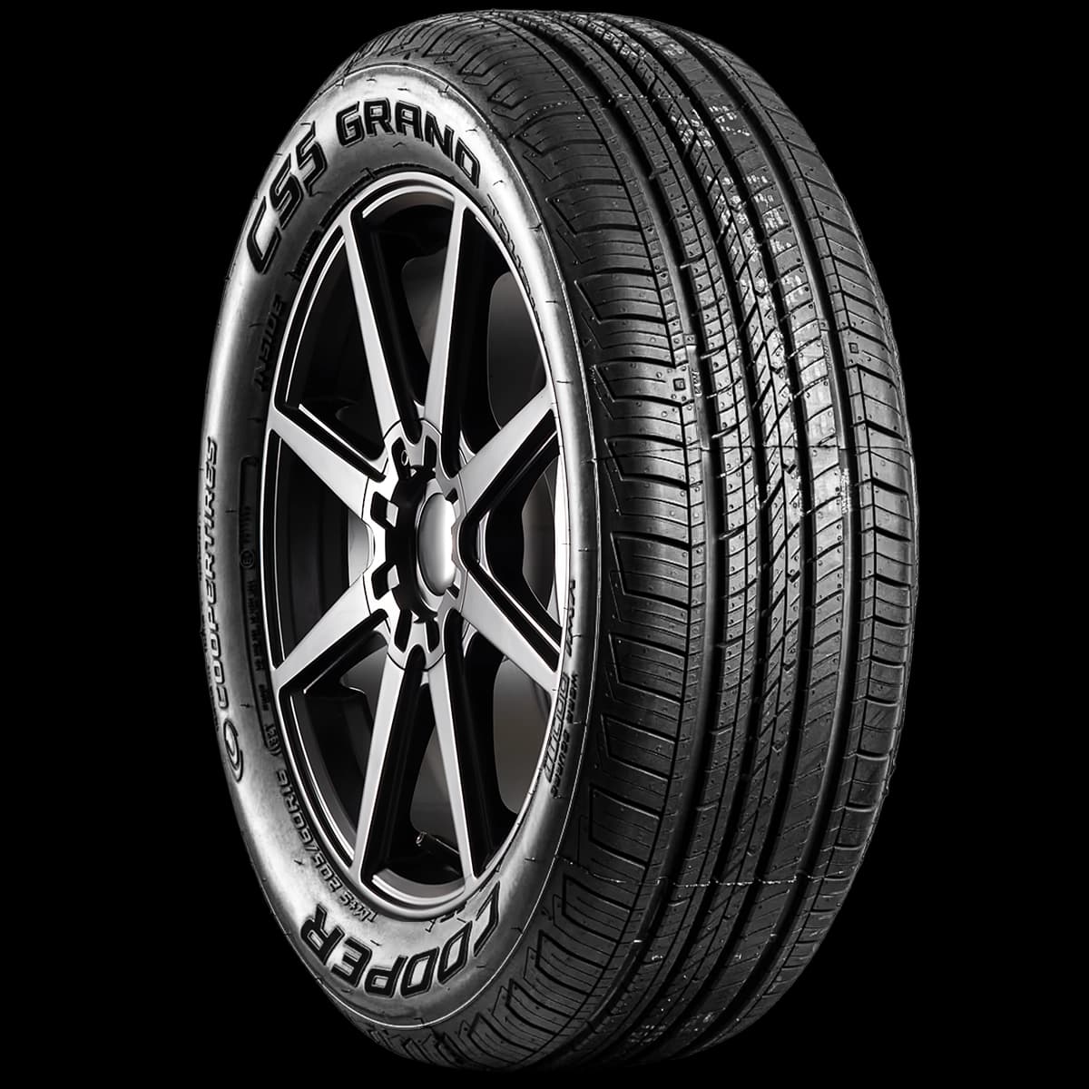 Cooper CS5 Grand Touring 17" angled tire