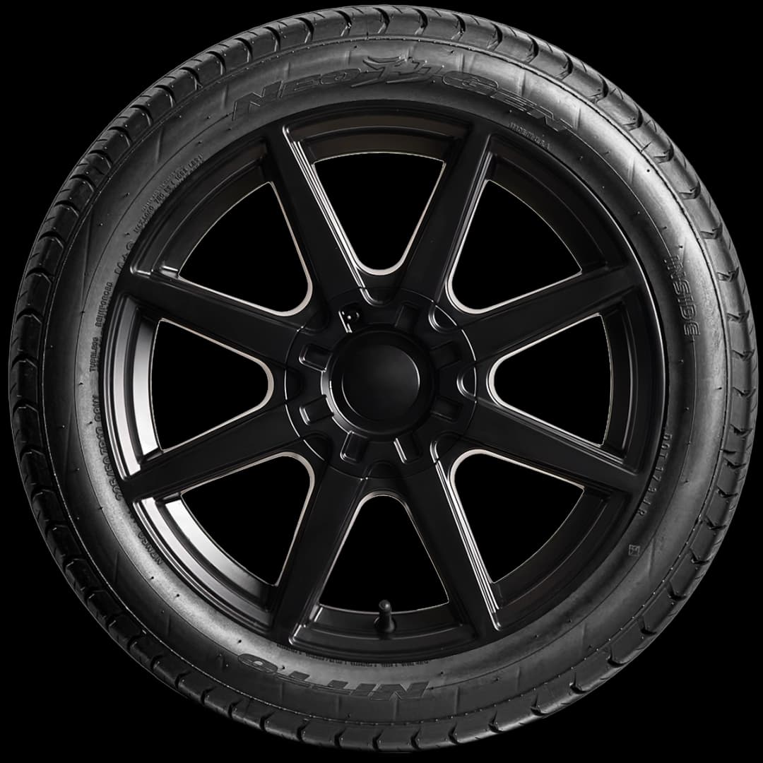 Nitto Neo Gen 17" side tire