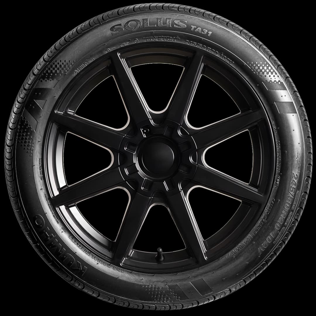 Kumho Solus TA31 20" side tire