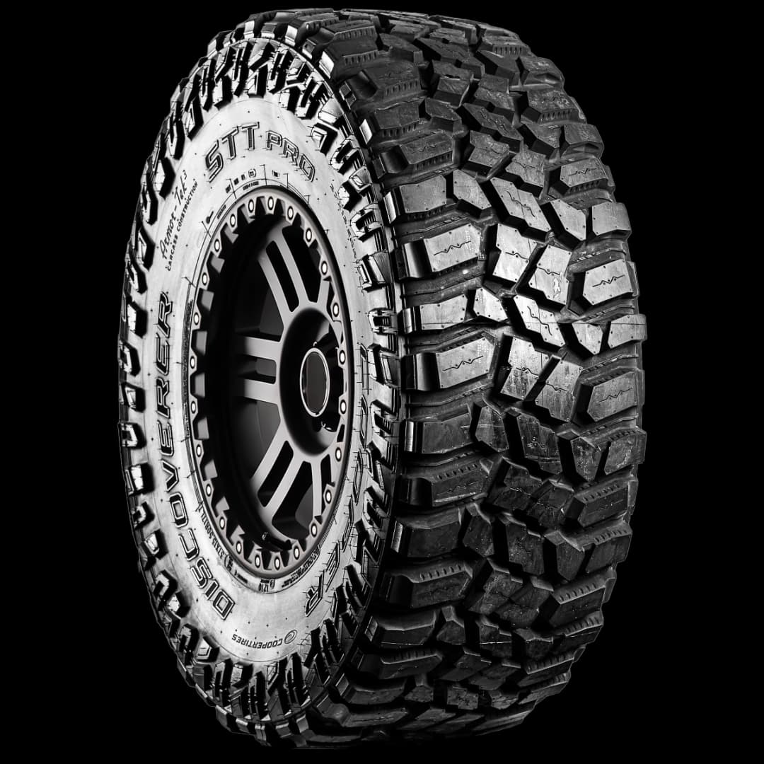 Cooper Discoverer STT Pro 17" angled tire