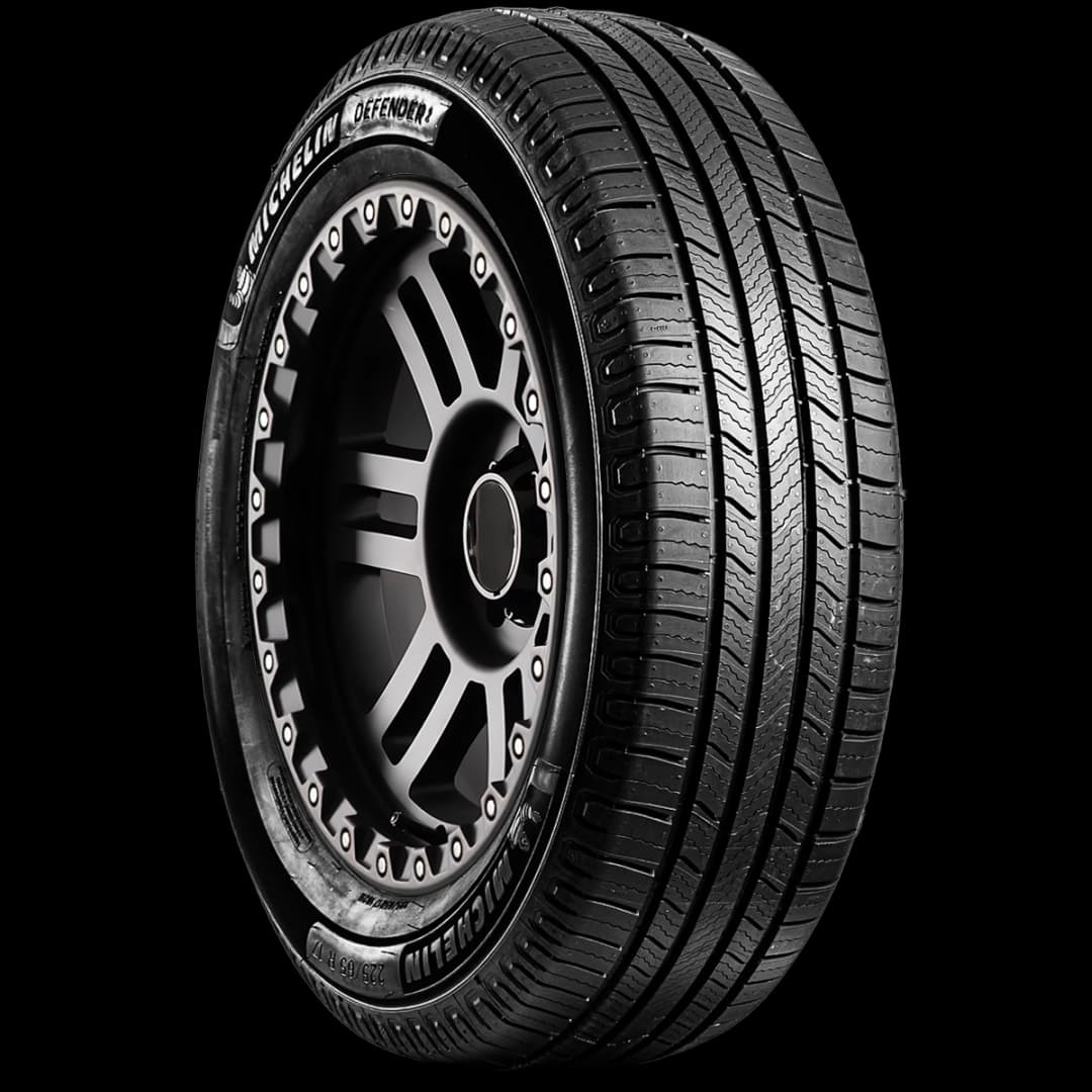 Michelin Defender LTX M/S 17" angled tire