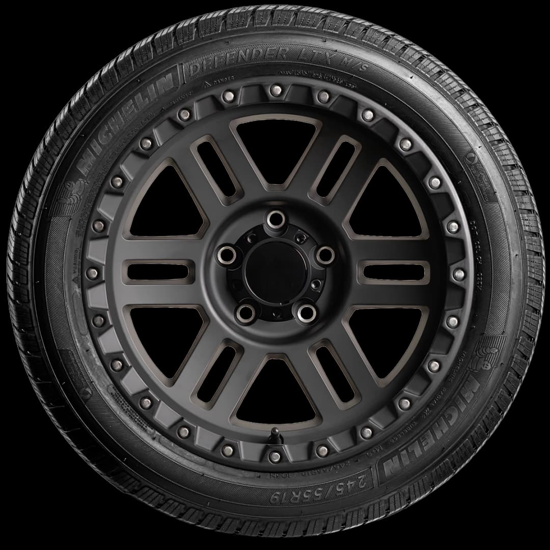 Michelin Defender LTX M/S 20" side tire