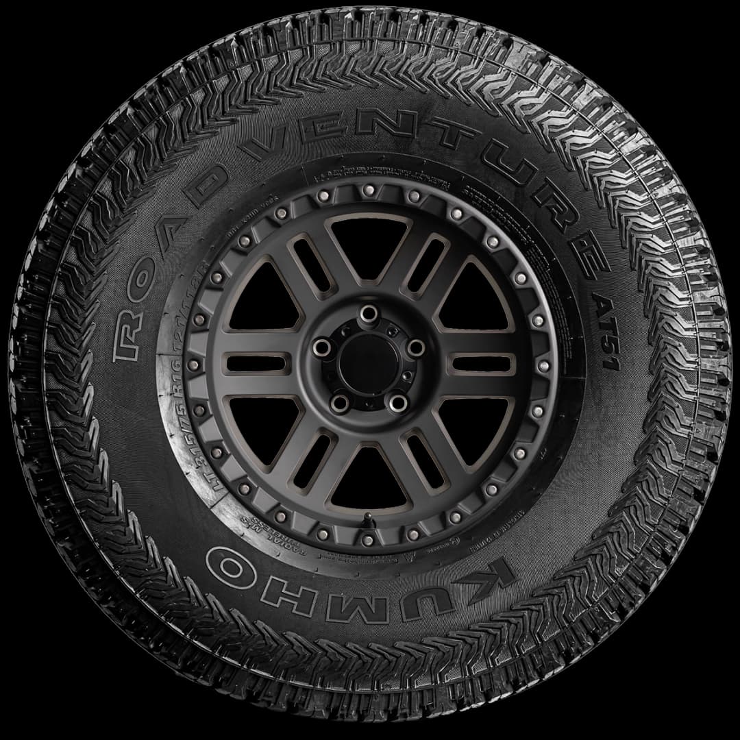 Kumho Road Venture AT51 17" side tire