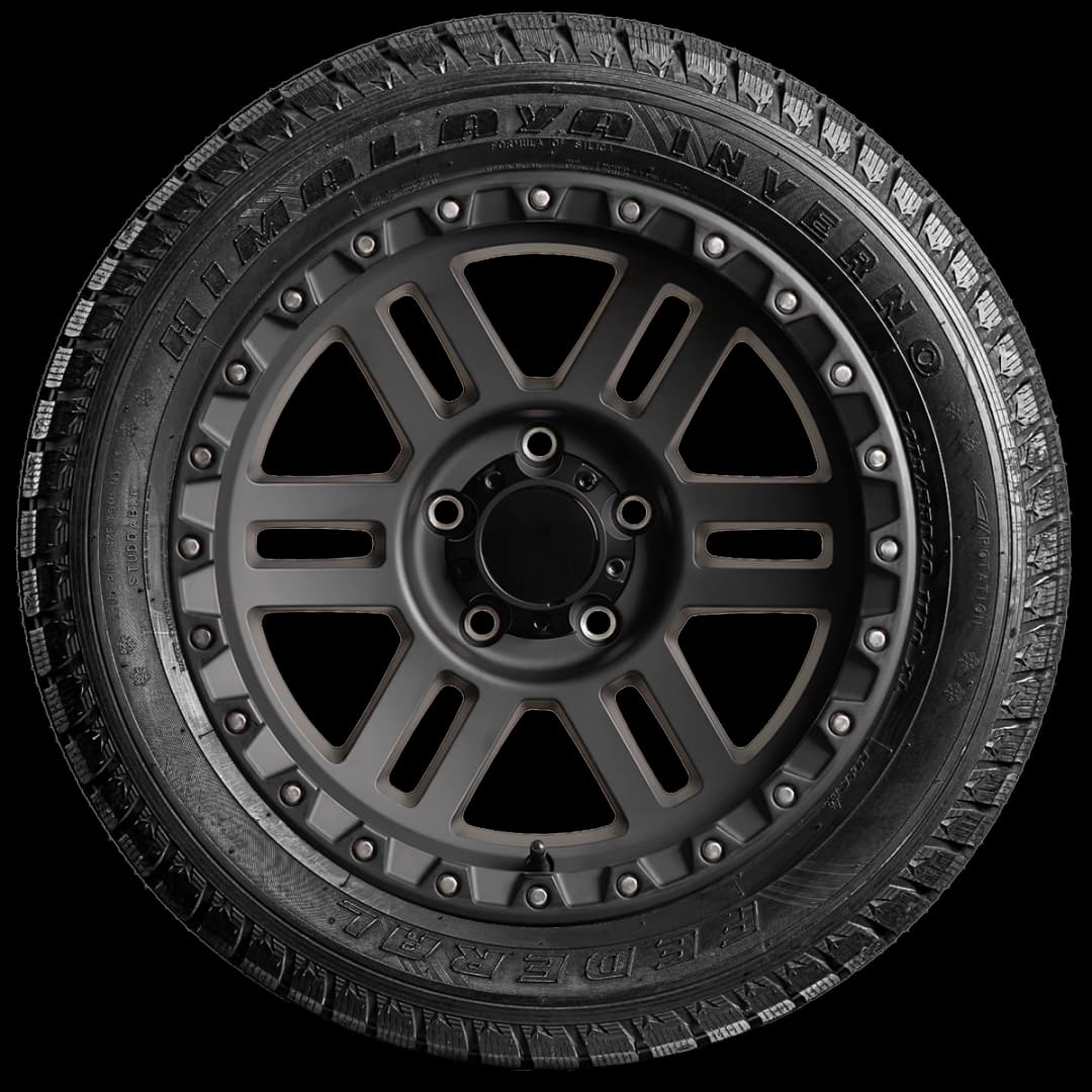 Kumho Road Venture AT51 17" side tire