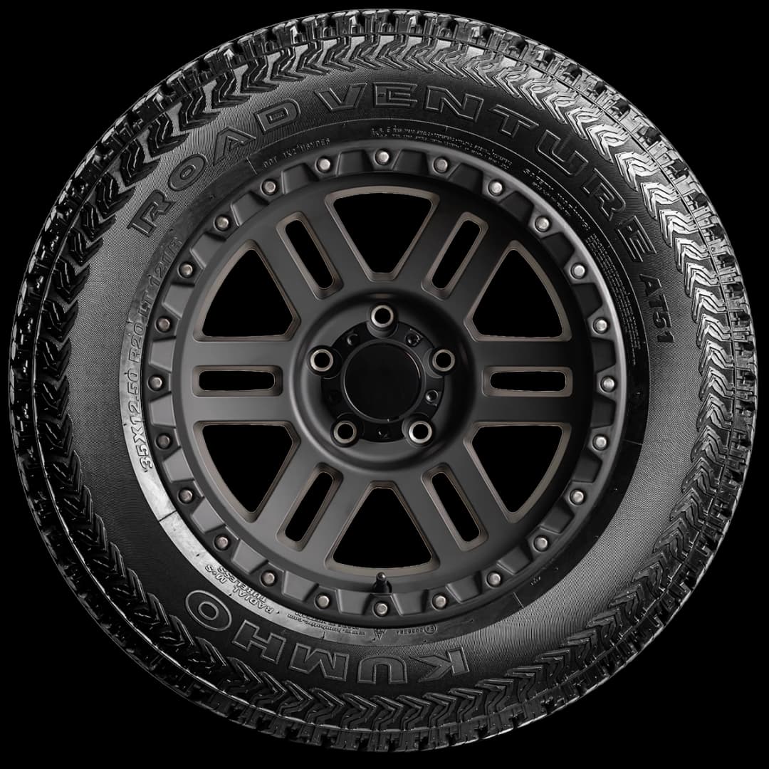 Kumho Road Venture AT51 20" side tire