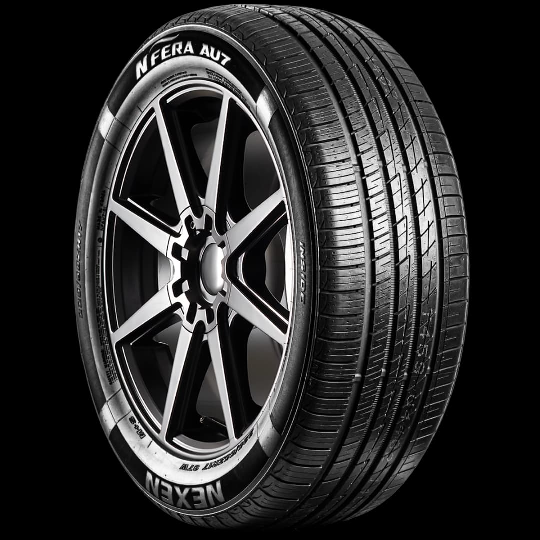 Nexen Nfera AU7 17" angled tire