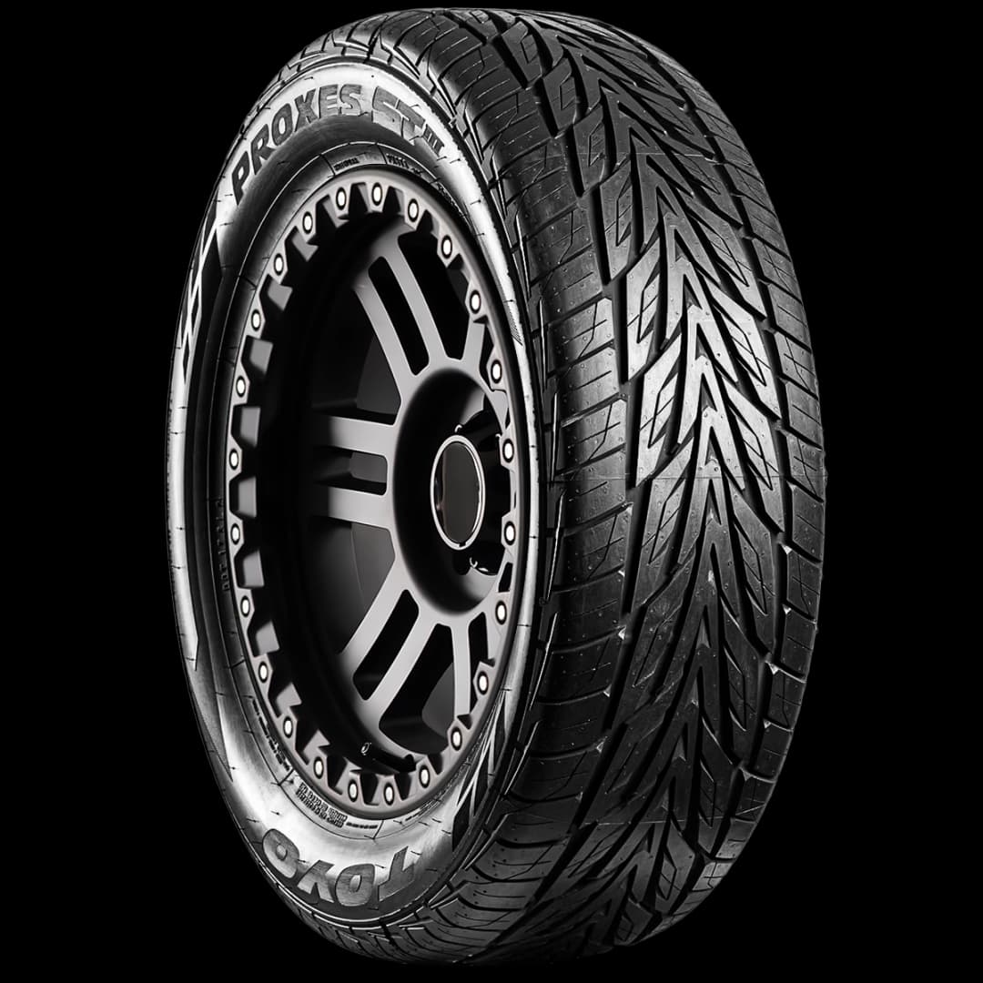 Toyo Proxes ST III 17" angled tire