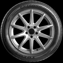 Toyo Extensa HP II 17" side tire