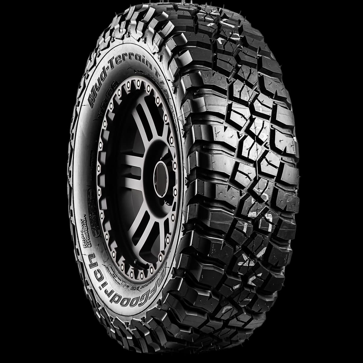 BFGoodrich Mud Terrain TA KM3 17" angled tire