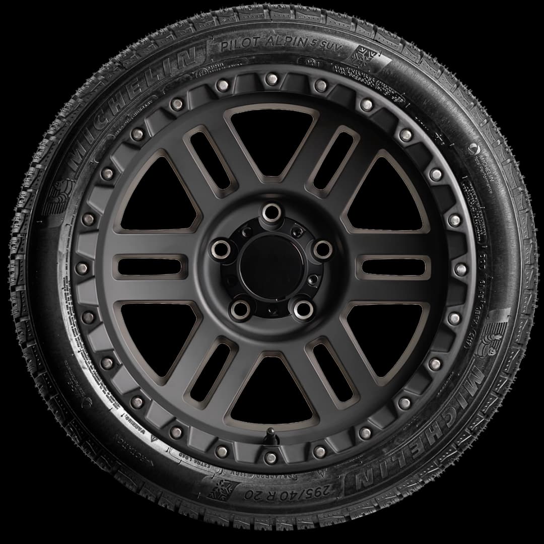 Michelin Pilot Alpin 5 SUV 20" side tire