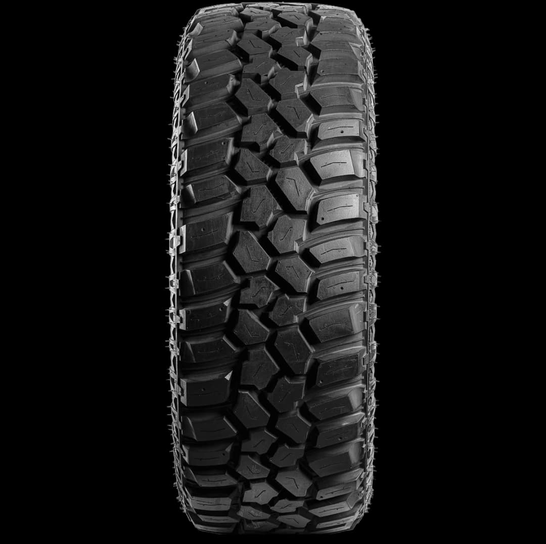 Cooper Evolution M/T 20" front tire