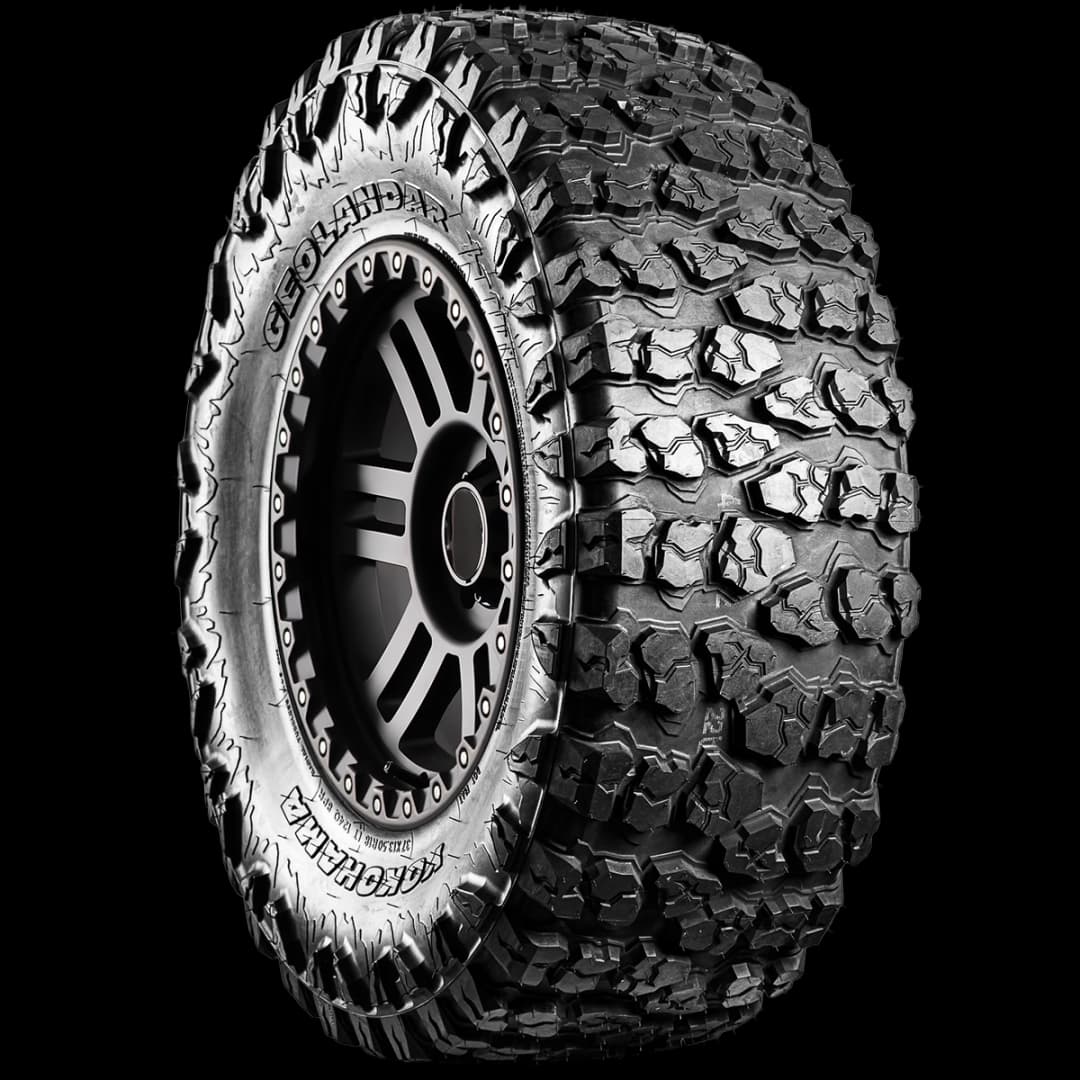 Yokohama Geolandar X-MT 17" angled tire