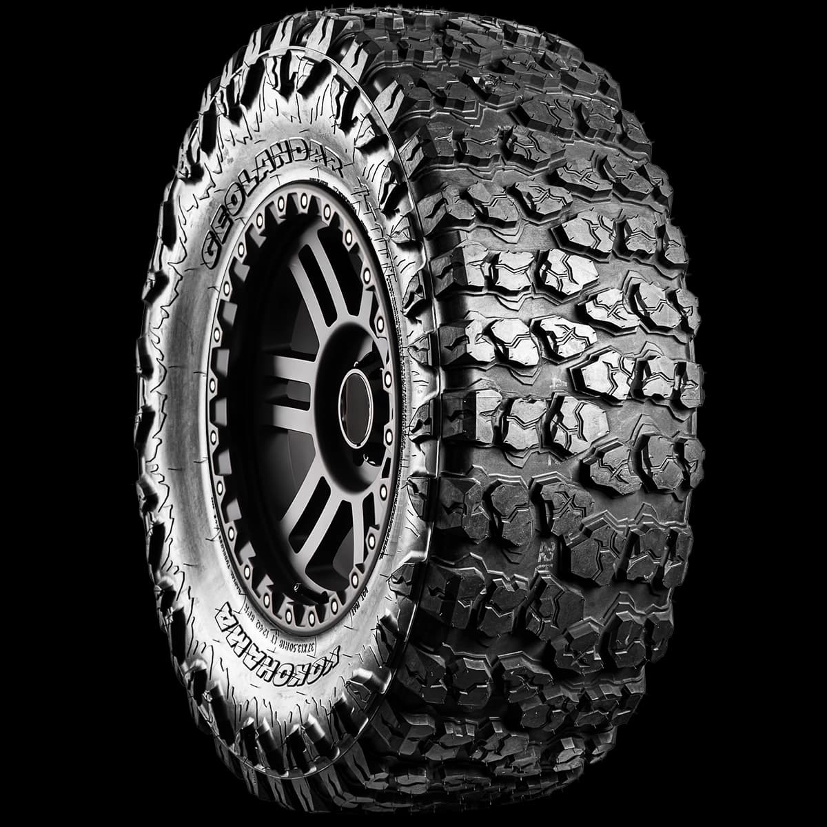 Yokohama Geolandar X-MT 17" angled tire