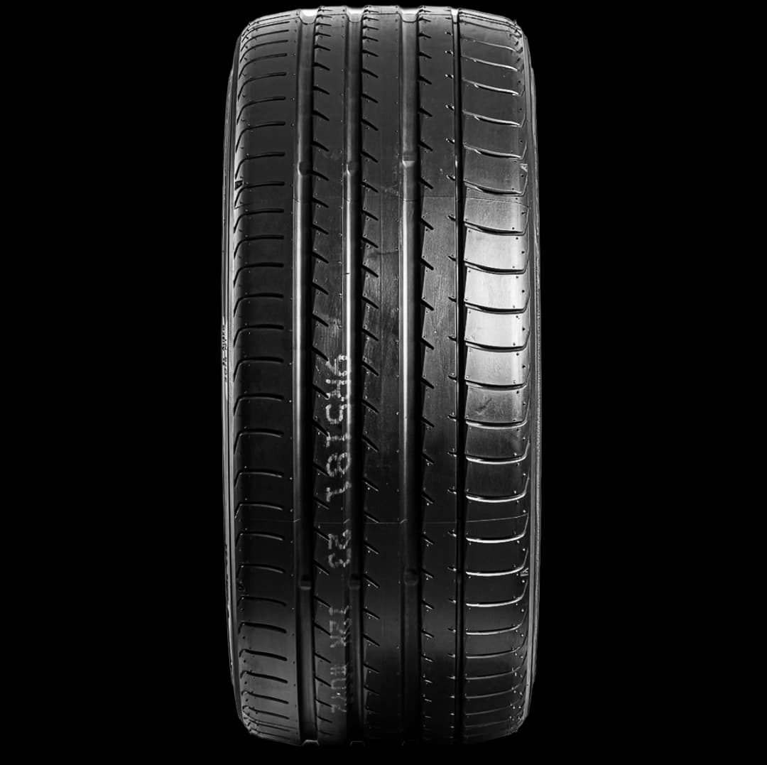 Yokohama Advan Sport V105G 20" front tire