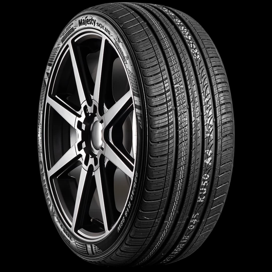 Kumho Majesty Solus 17" angled tire