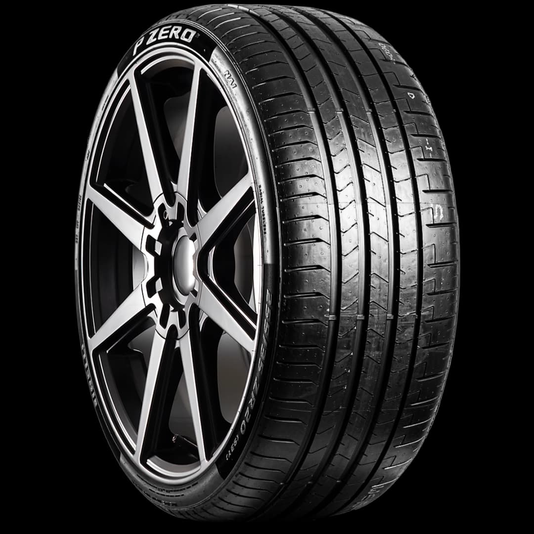 Pirelli Pzero PZ4 Sport 20" angled tire