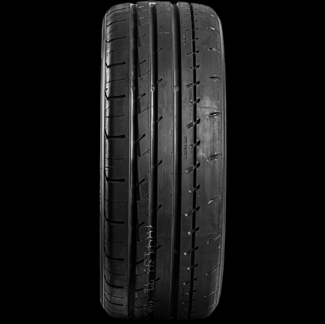 Yokohama Advan Apex V601 17" front tire