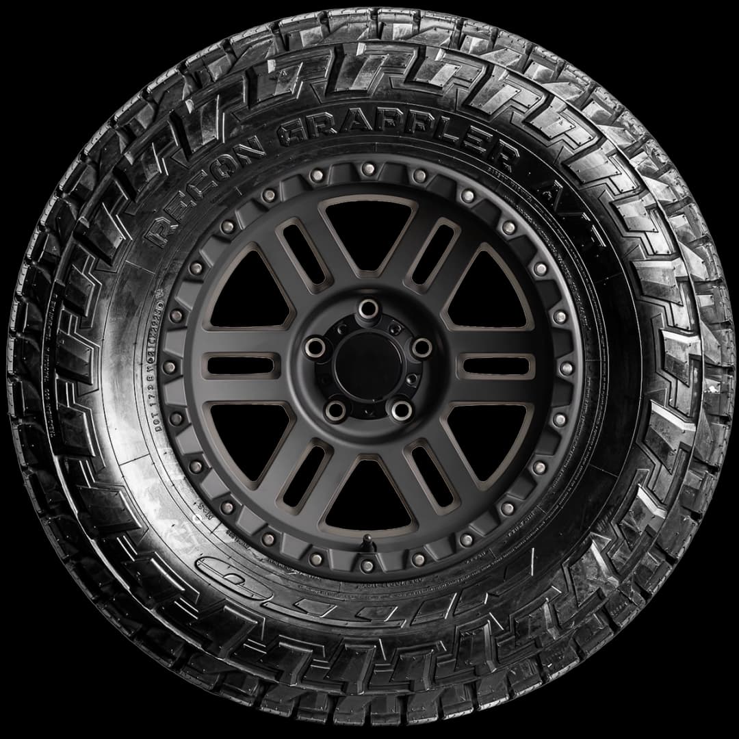 Nitto Recon Grappler AT 17" side tire