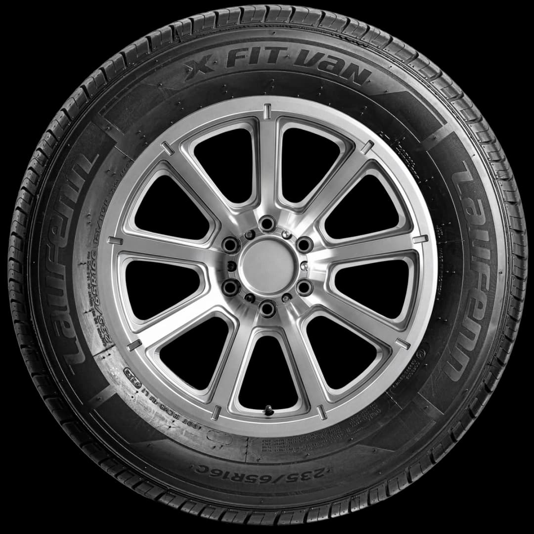 Laufenn X FIT Van 17" side tire