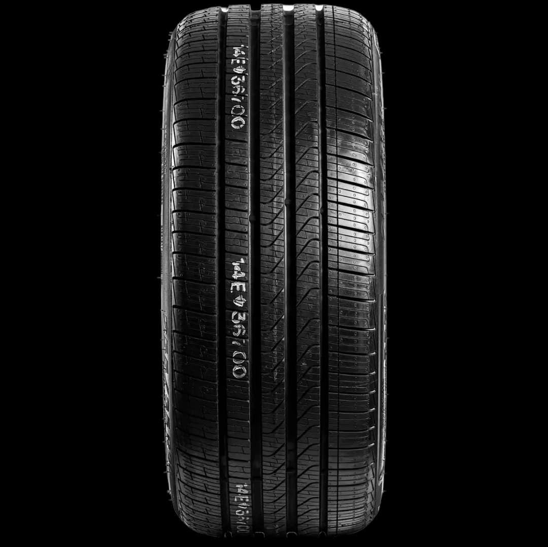 Pirelli Cinturato P7 with Noise Cancel 20" front tire