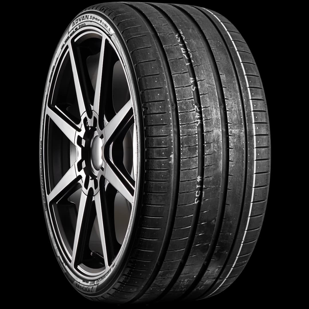 Yokohama Advan Sport V107E 20" angled tire