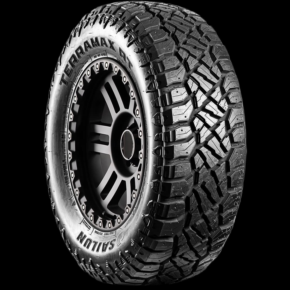 Sailun Terramax R/T 17" angled tire
