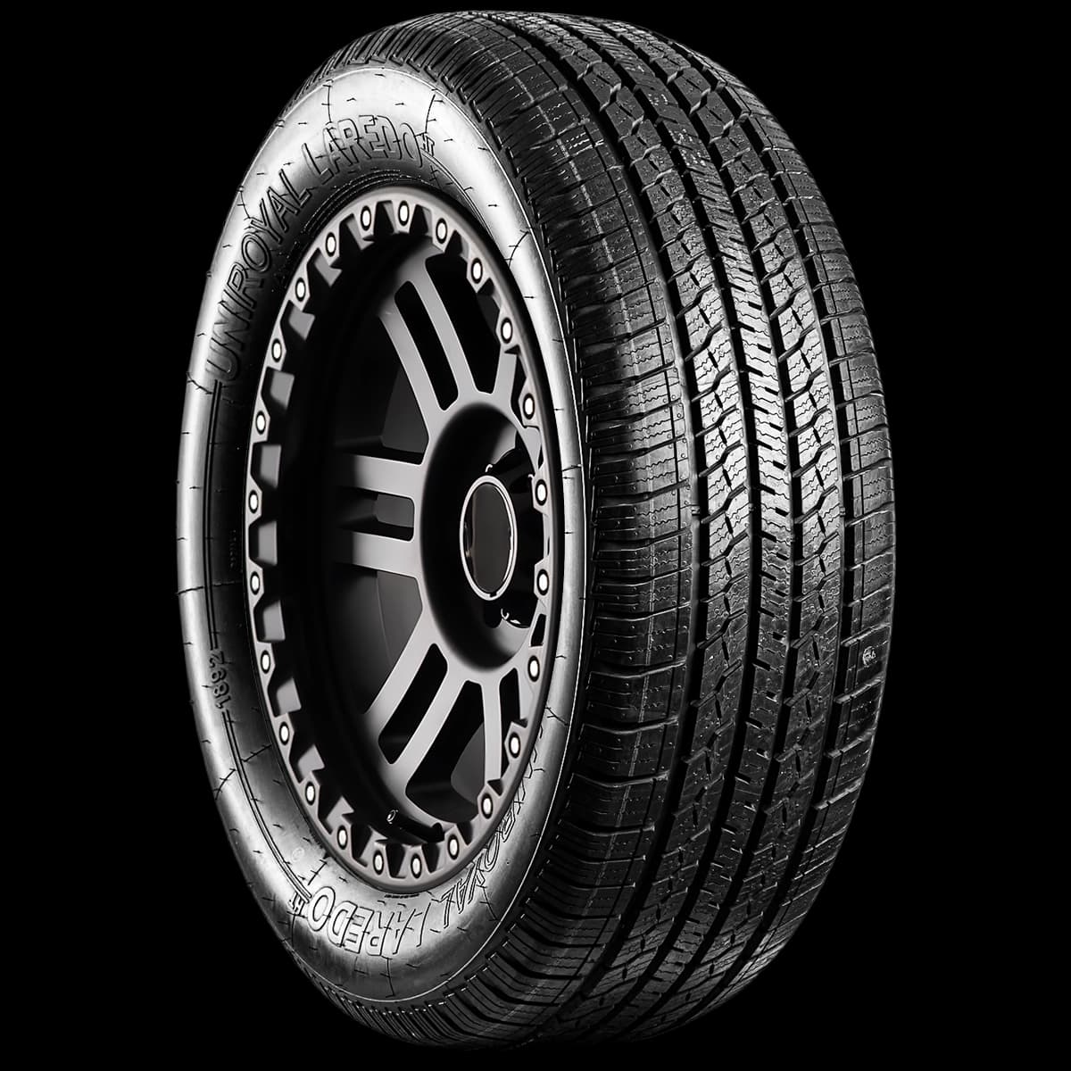 Uniroyal Laredo HT 20" angled tire