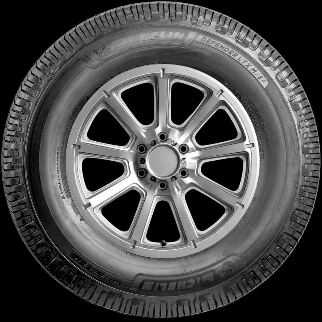 Michelin Defender LTX M/S 2 17" side tire