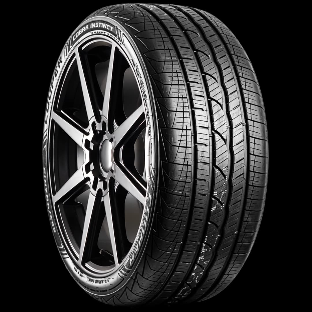 Cooper Cobra Instinct 20" angled tire