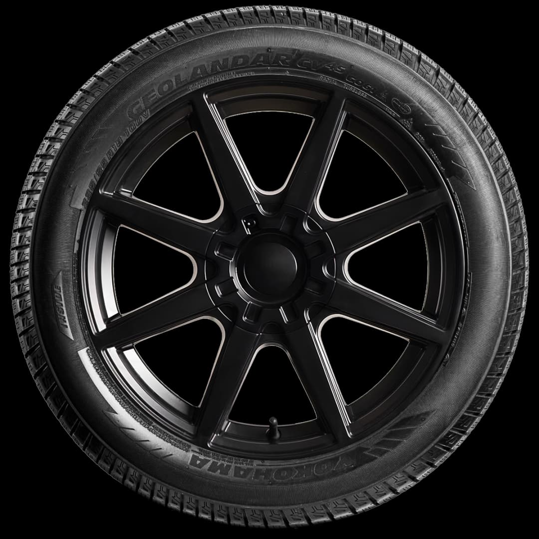 Yokohama Geolander CV 4S 17" side tire