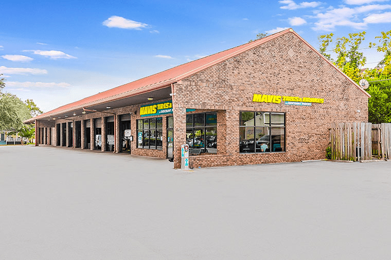 Store_669 Tire Shop & Auto Repair in Savannah (Victory dr), Georgia