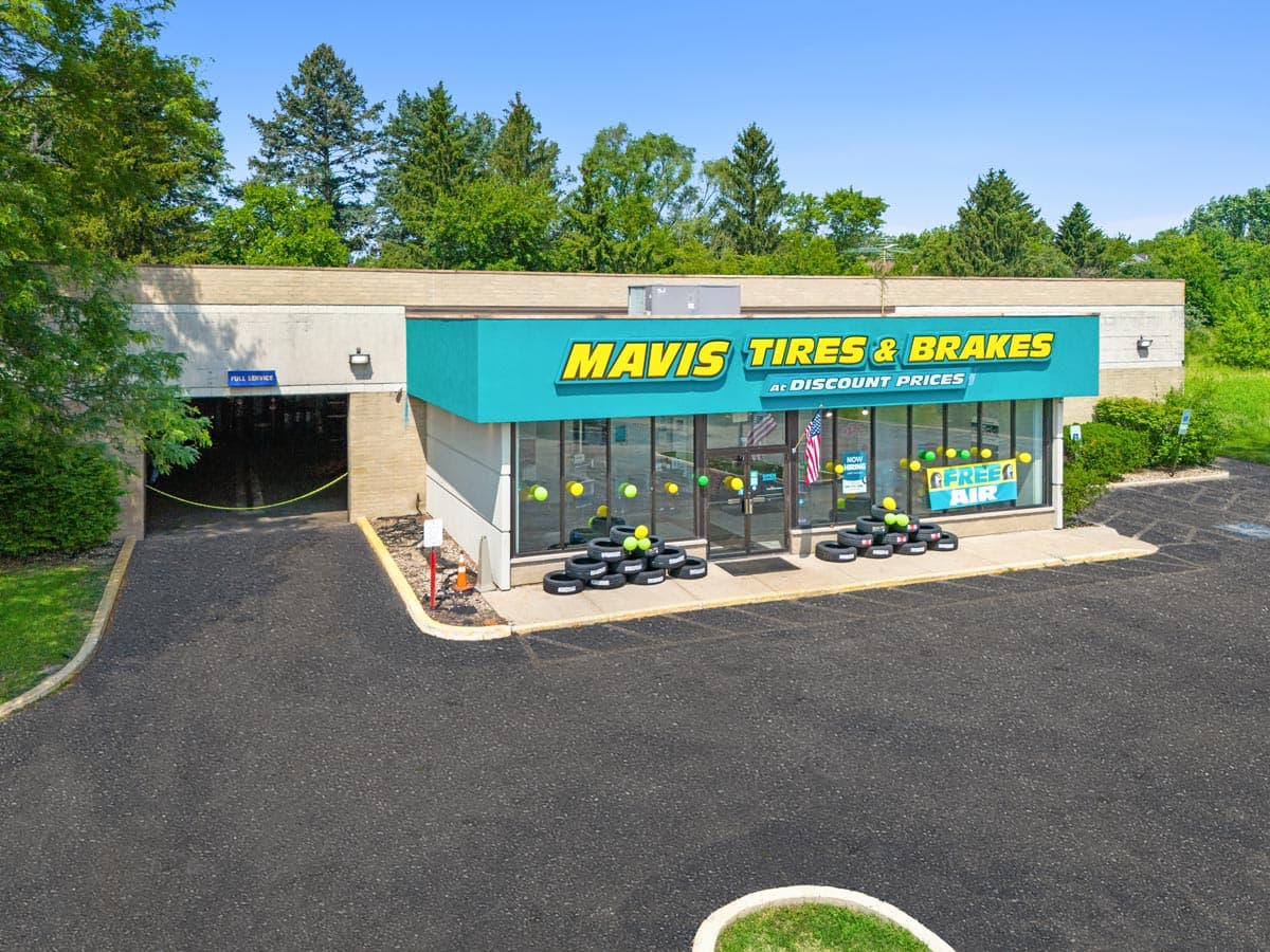 Store_1082 Tire Shop & Auto Repair in West Dundee, Illinois