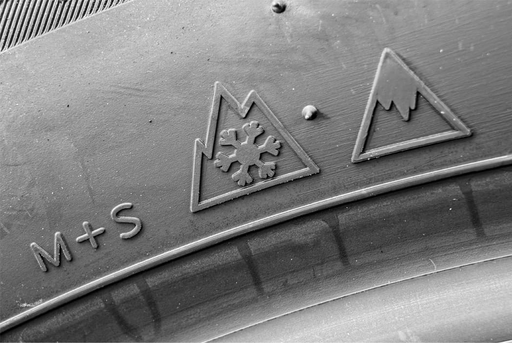 3 peak mountain snowflake symbol