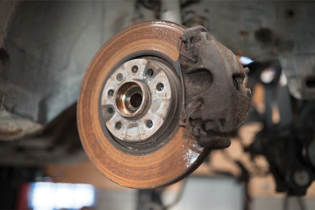 squeaky brakes image - rusty brakes