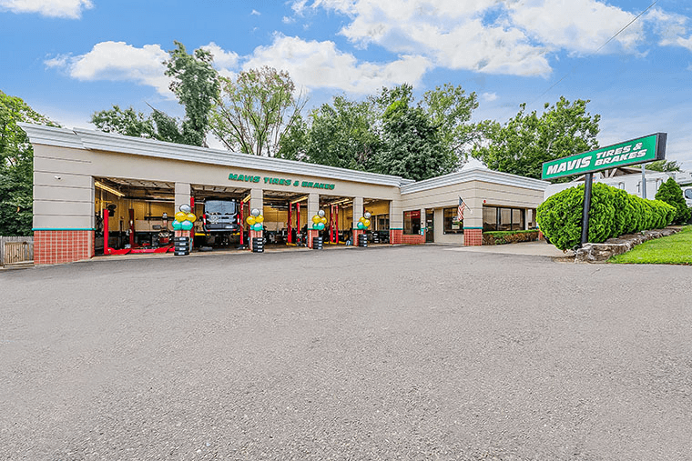 Store_400 Tire Shop & Auto Repair in Old Greenwich, Connecticut