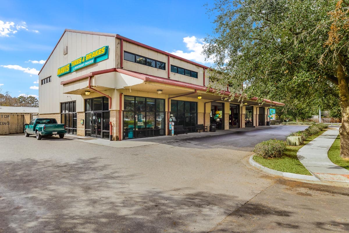 Store_868 Tire Shop & Auto Repair in Savannah (Waters ave), Georgia