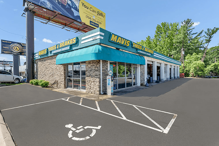 Store_921 Tire Shop & Auto Repair in Charlotte (Independence), North Carolina