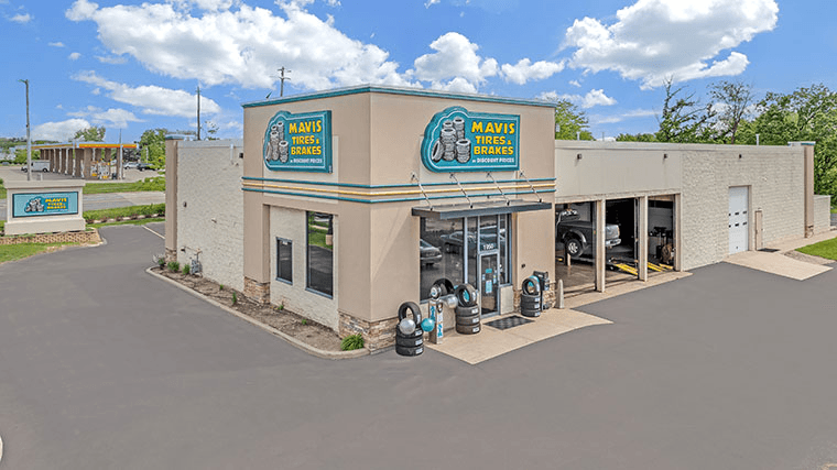 Store_1078 Tire Shop & Auto Repair in Round Lake Beach, Illinois